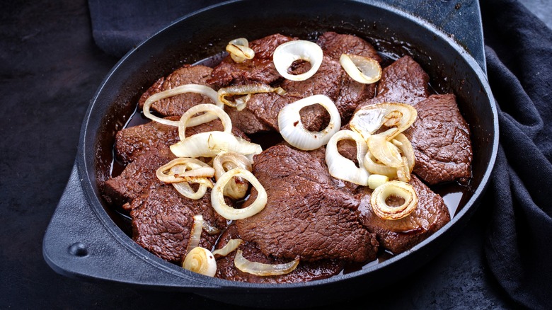 palomilla steak in pan