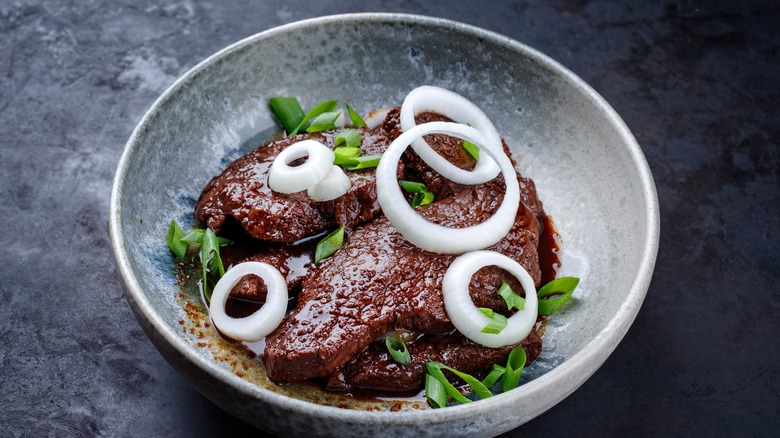 palomilla steak in pan