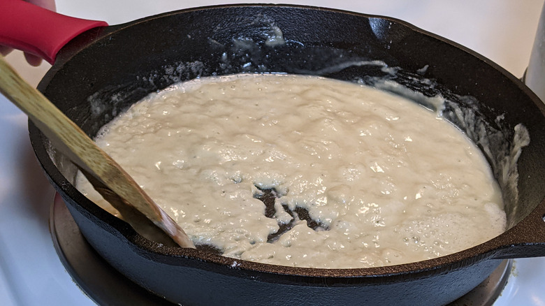 Roux forming in skillet