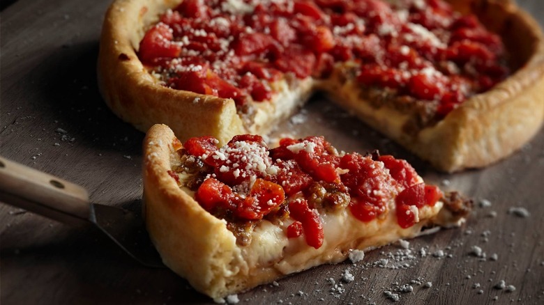 spatula grabbing deep dish slice