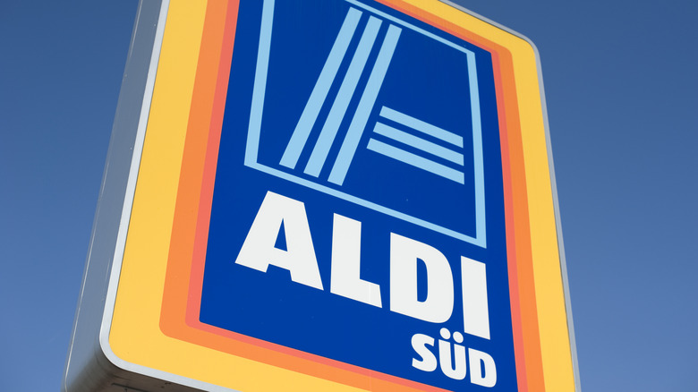 Aldi store sign