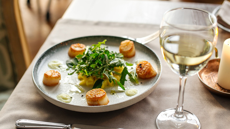 Scallops and white wine