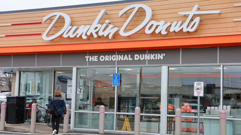 Quincy Dunkin' Donuts store exterior