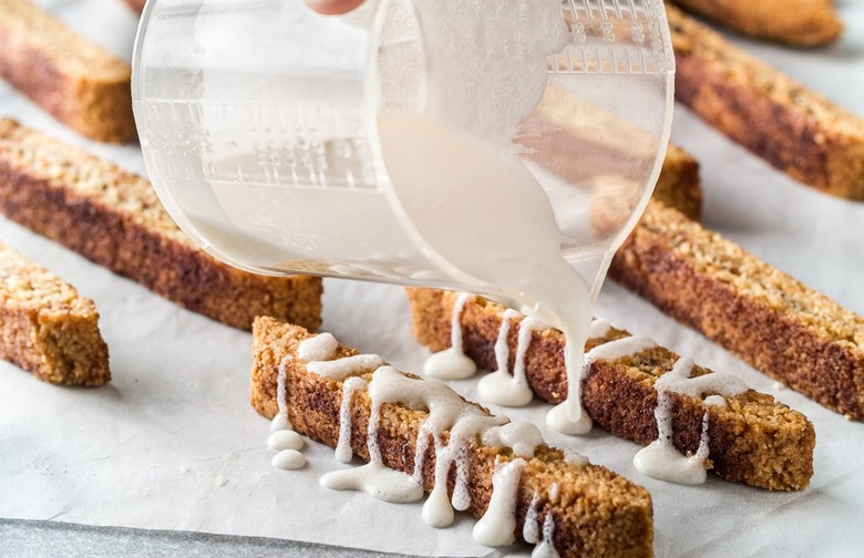 For Your In-Laws: Italian Cantuccini and Vin Santo