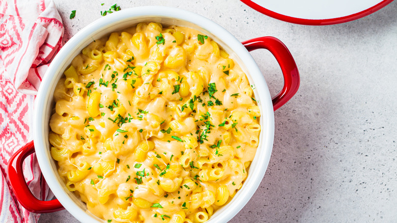 mac and cheese in pot