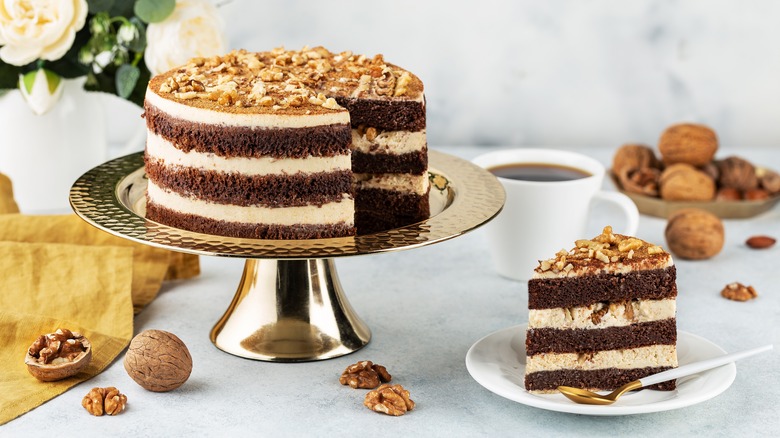 Chocolate cake with walnuts