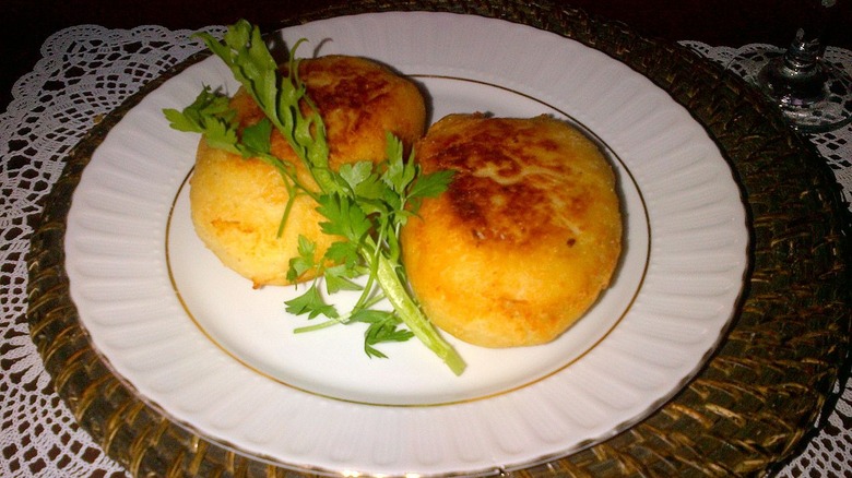 Dinner plate with papas rellenas