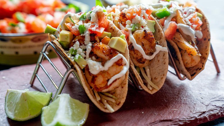 fish tacos with toppings