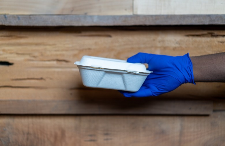 Employees should wear gloves when preparing food