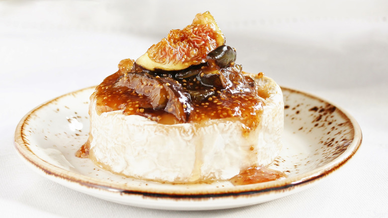 baked camembert with fig jam 