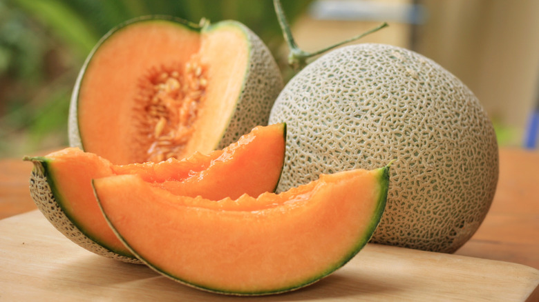 cantaloupe cut into slices