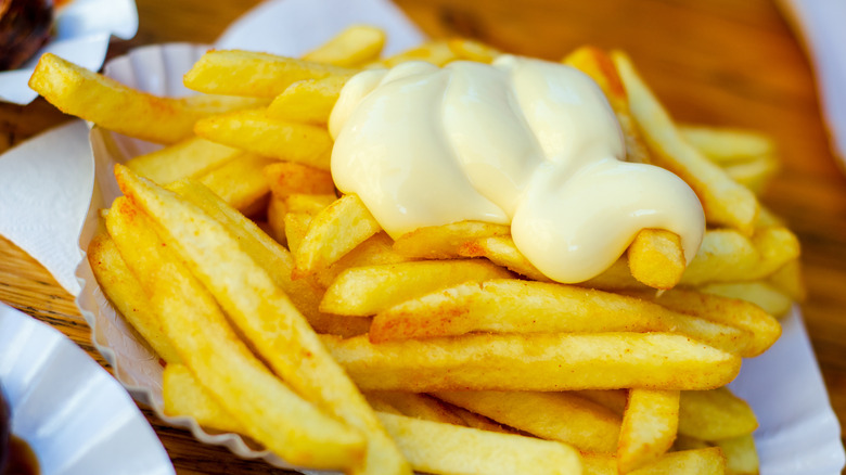 French fries with mayonnaise