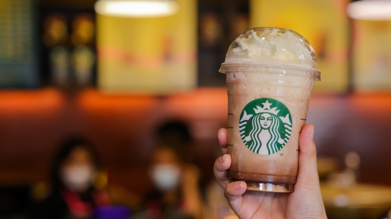 Person holding a Starbucks Frappuccino