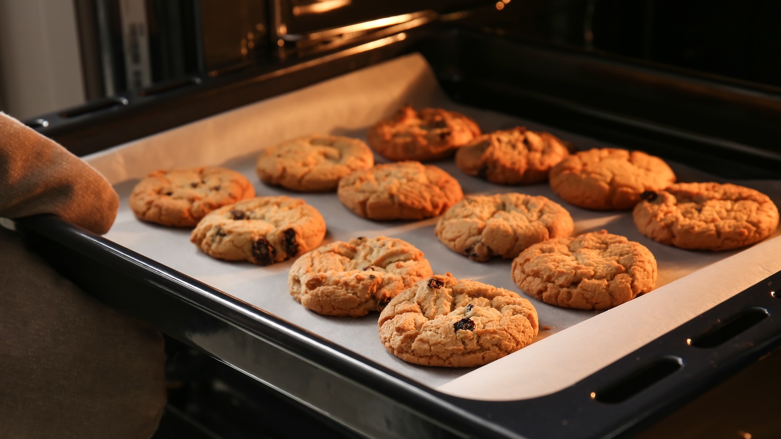 What's Going On With TikTok's 'Boneless' Chocolate Chip Cookies?