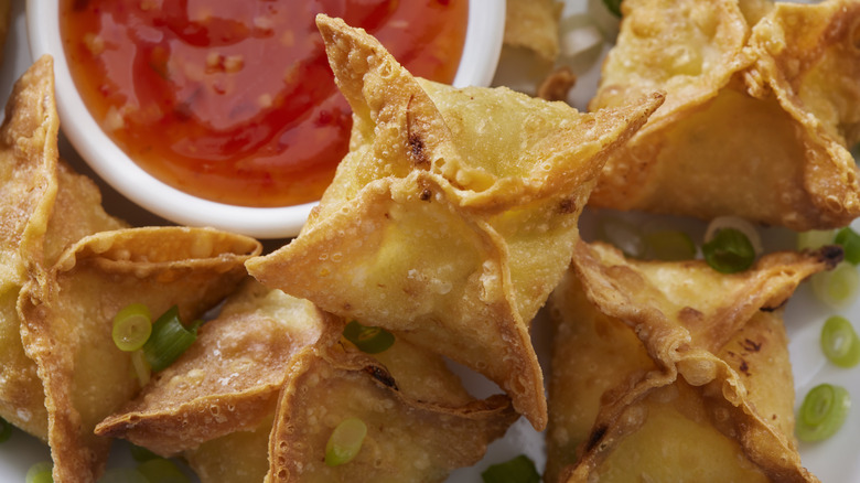 what-s-the-difference-between-classic-wontons-and-crab-rangoon