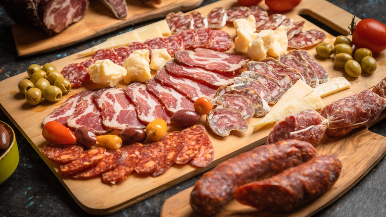 What s The Difference Between Cured And Uncured Meat 