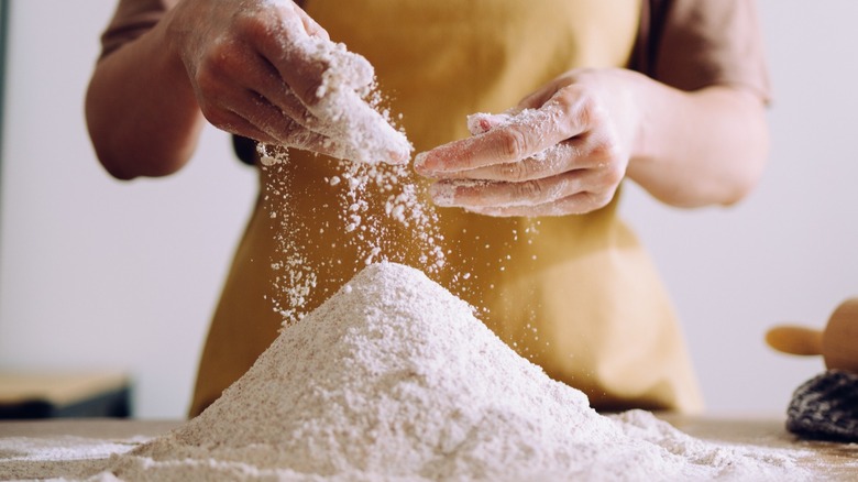 What's The Difference Between Pastry Flour And Cake Flour?