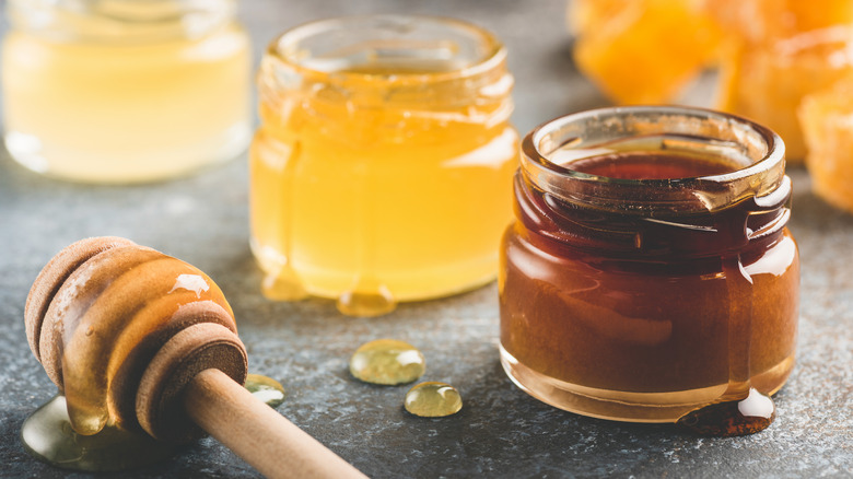 Different types of raw honey