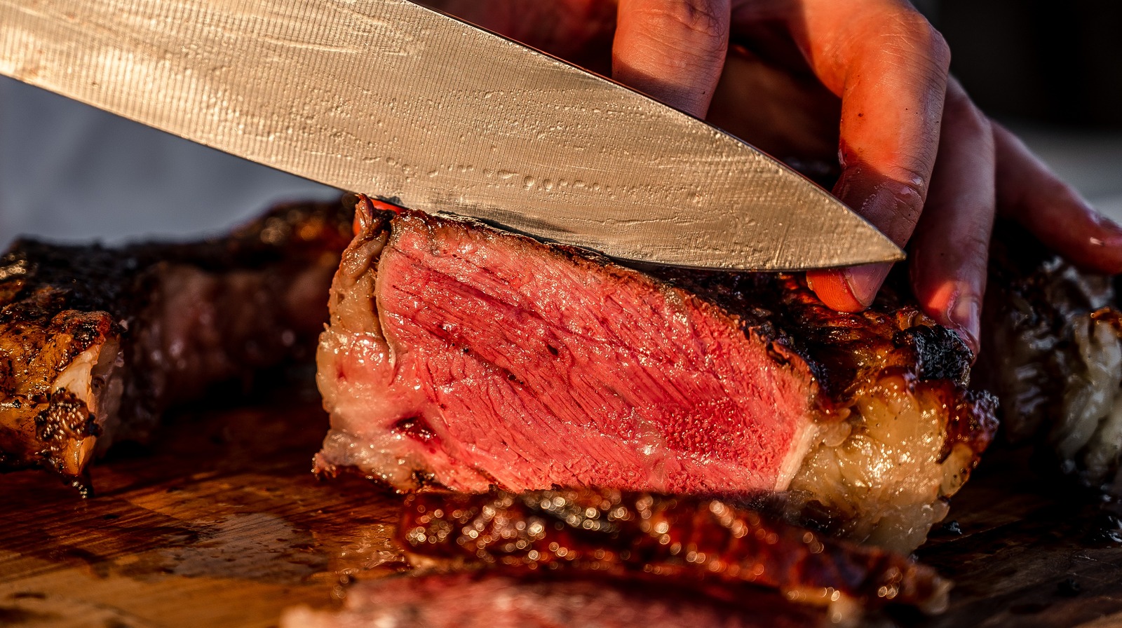 What's The Difference Between Ribeye And Sirloin?