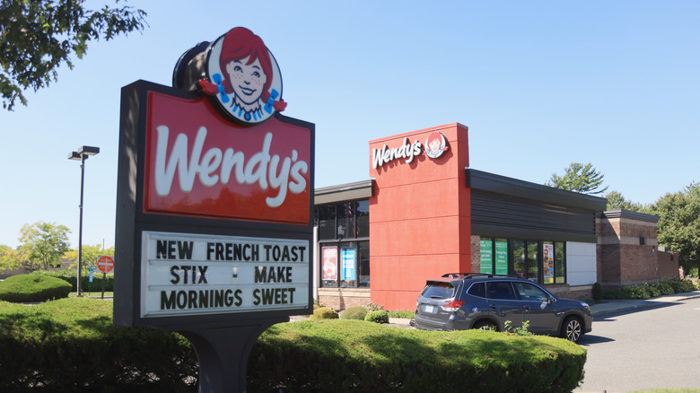 Branch of Wendy's exterior with signage