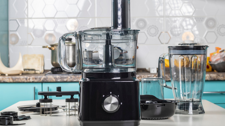 When To Use A Blender Vs. A Food Processor
