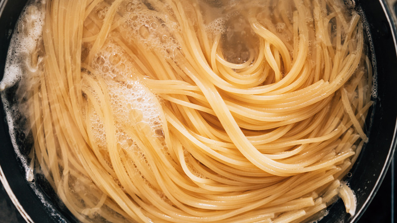 spaghetti in boiling water 