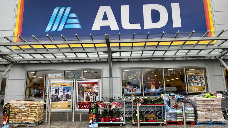 Aldi storefront with stock out front