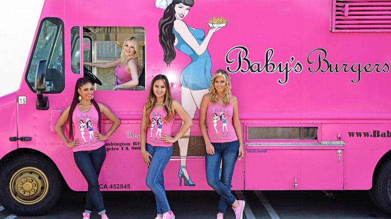 burger babes working food truck