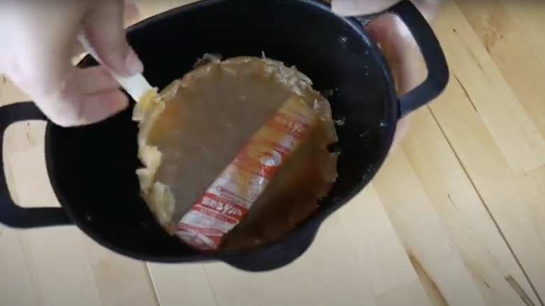 oil in pan solidified with Katameru Tenpuru