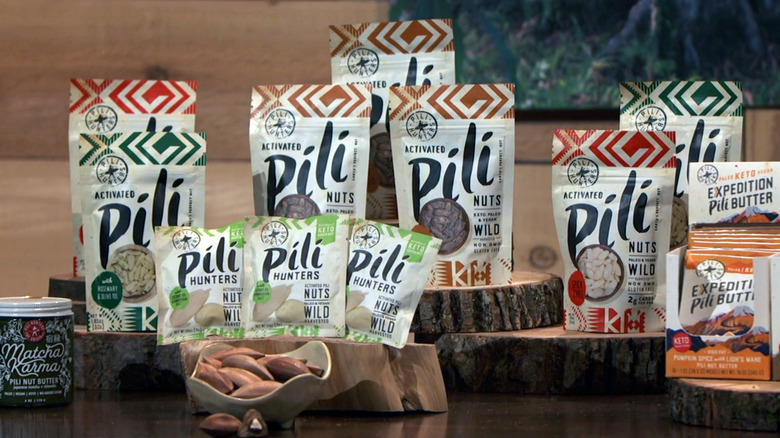 pili nuts display