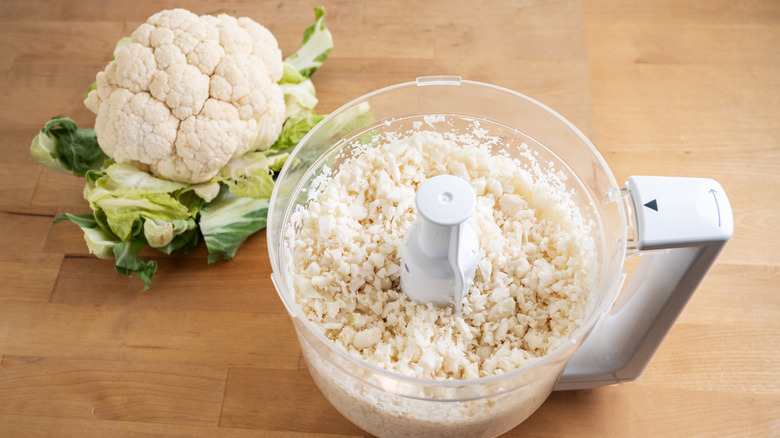 Food processor with cauliflower rice and cauliflower