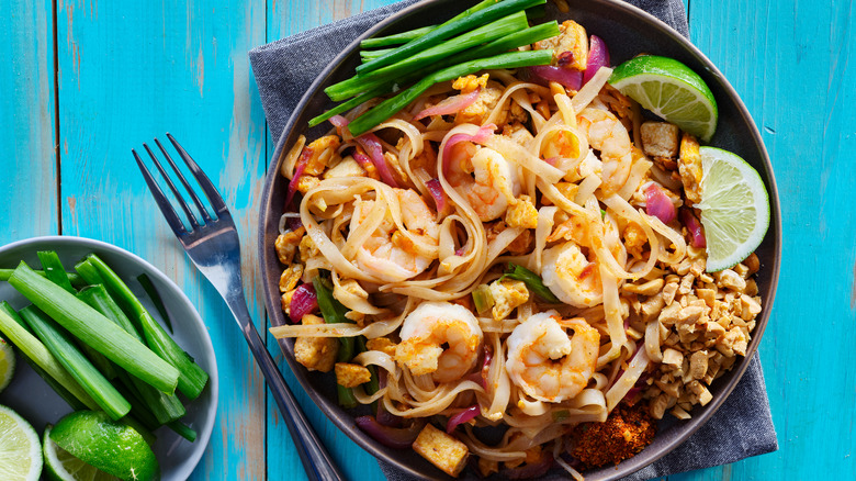 Shrimp pad thai 