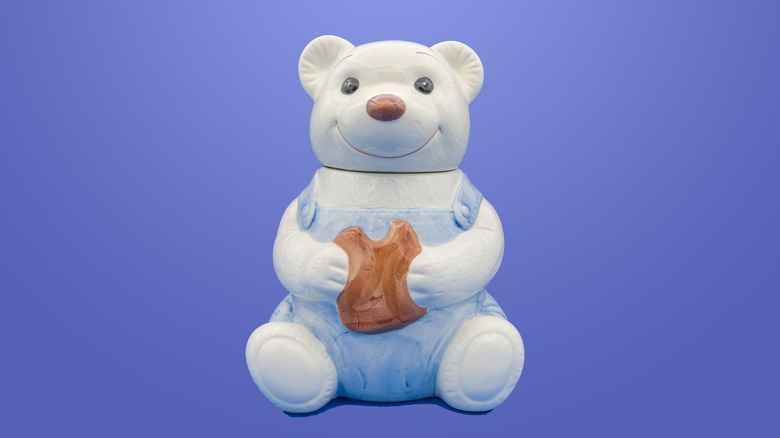 Ceramic cookie jar bear