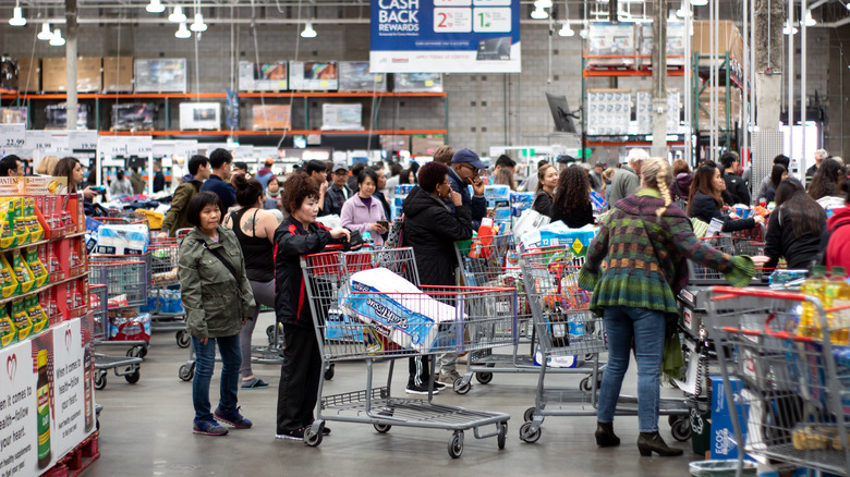 Long lines at Costco registers