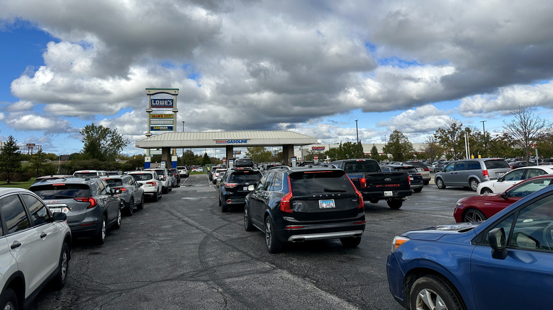 Cars waiting in line for gas at Costco