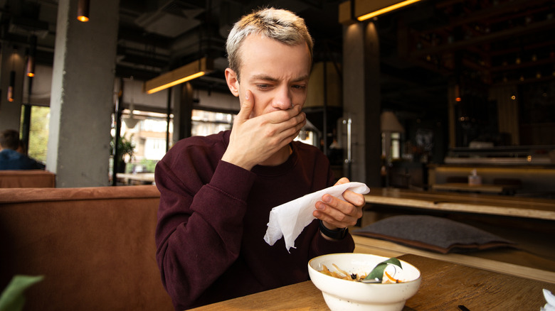 dissatisfied restaurant customer