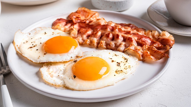 Fried eggs and bacon, diner-style