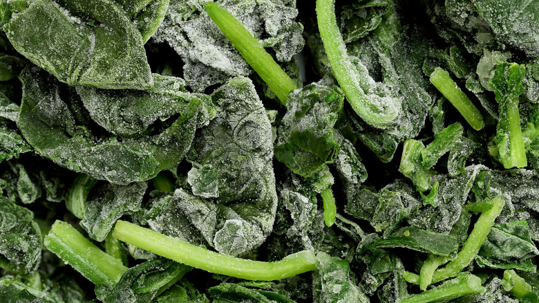  Frozen spinach leaves and stems