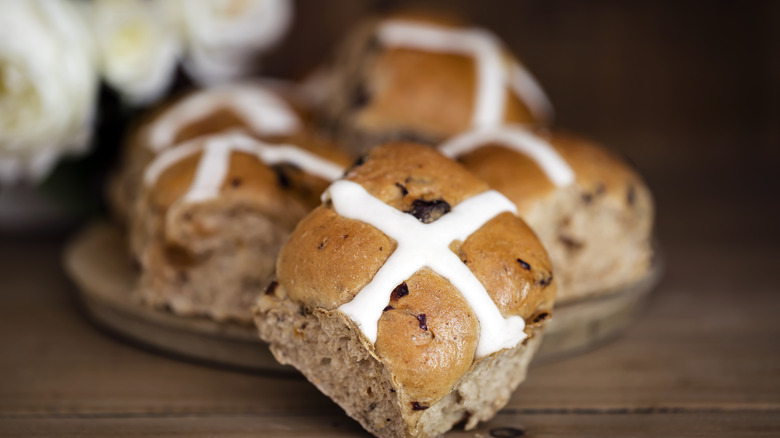 Hot cross buns