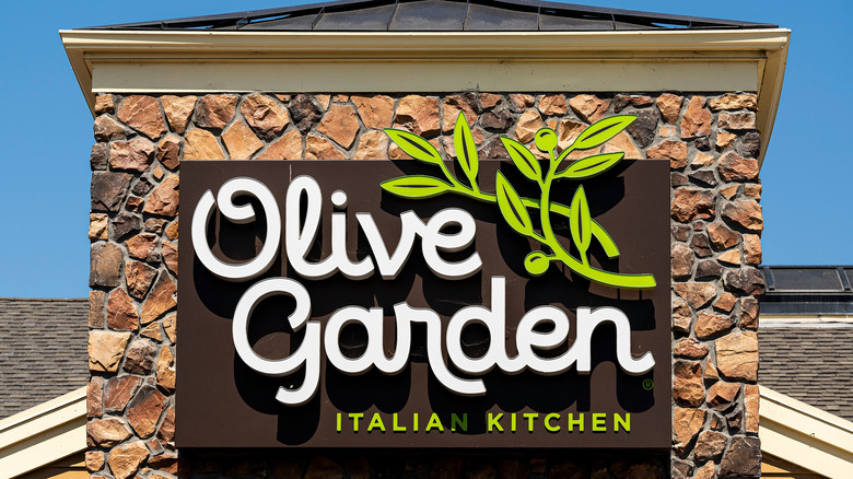 Olive Garden sign