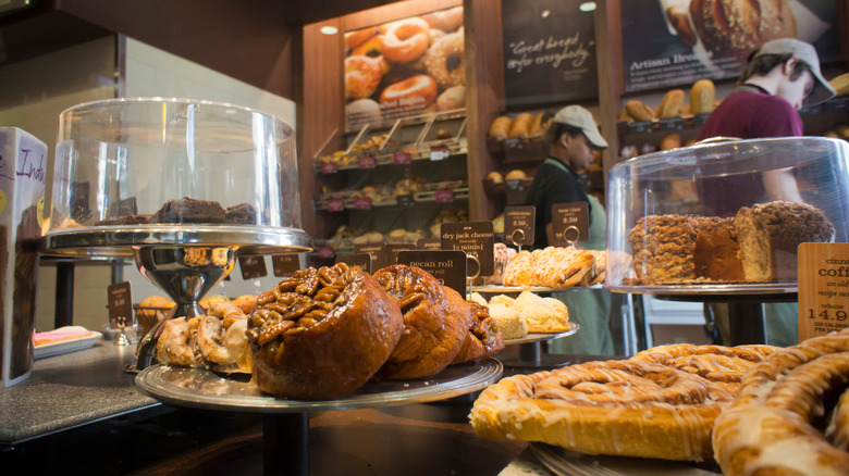 panera bakery interior