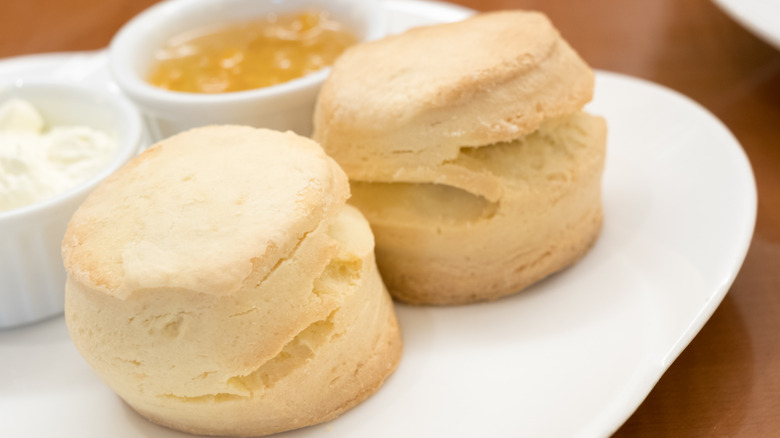 biscuits with cream and jelly