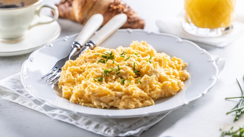 Creamy scrambled eggs with chives