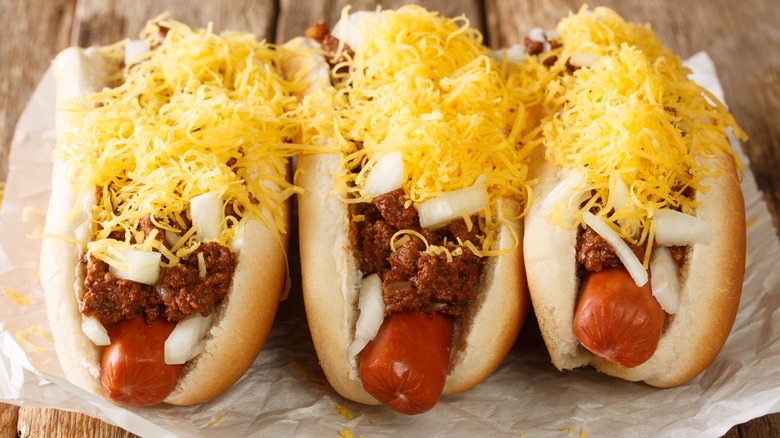 Cincinnati chili dog 