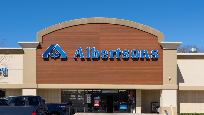 Albertsons storefront