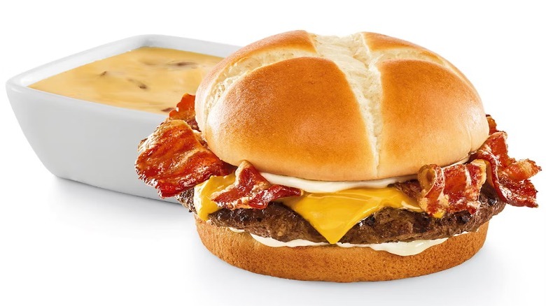 Red Robin Cheesy Bacon Fondue Burger