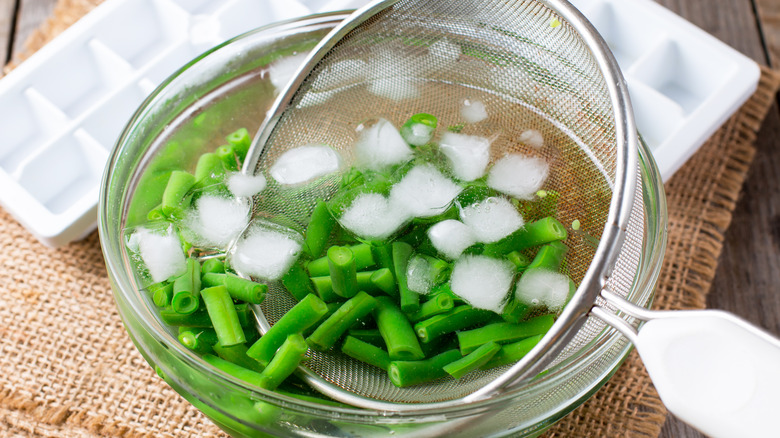 Blanching green beans