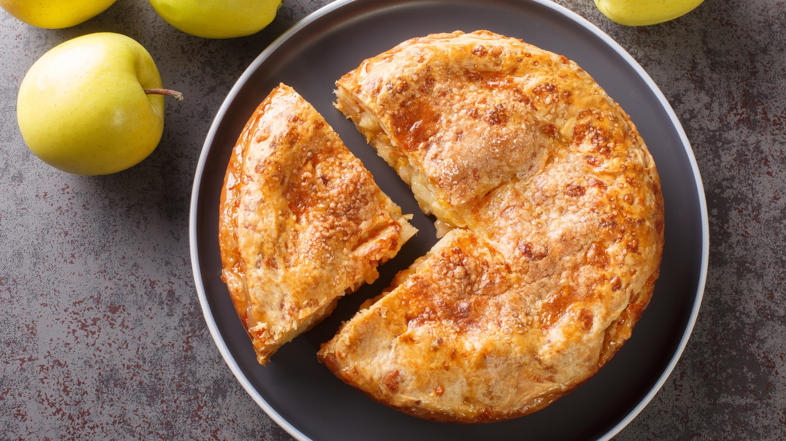 why-you-need-to-try-apple-pie-with-cheddar-cheese