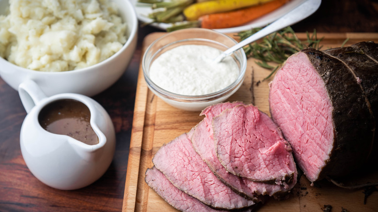 Roast beef with gravy and horseradish