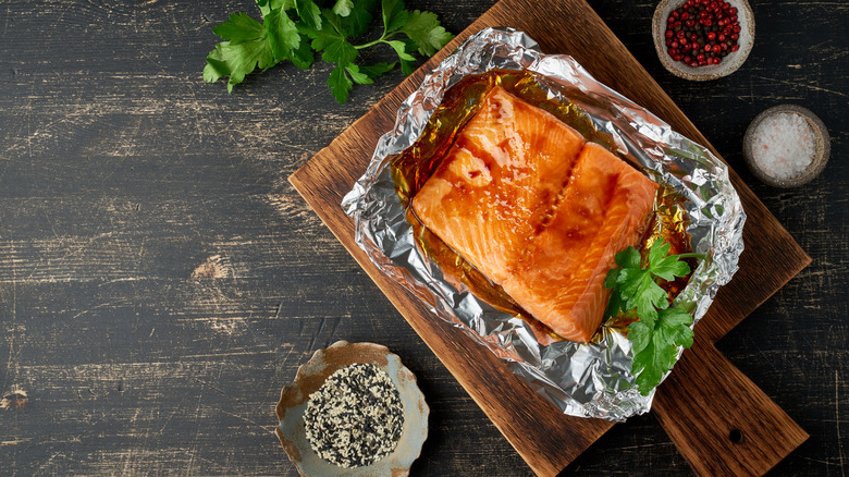 salmon in foil with seasonings